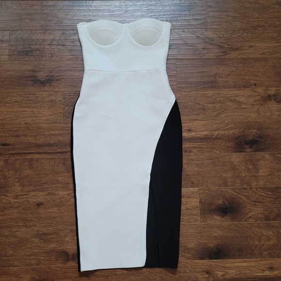 Elliatt Black And White Midi - Picture 3 of 12